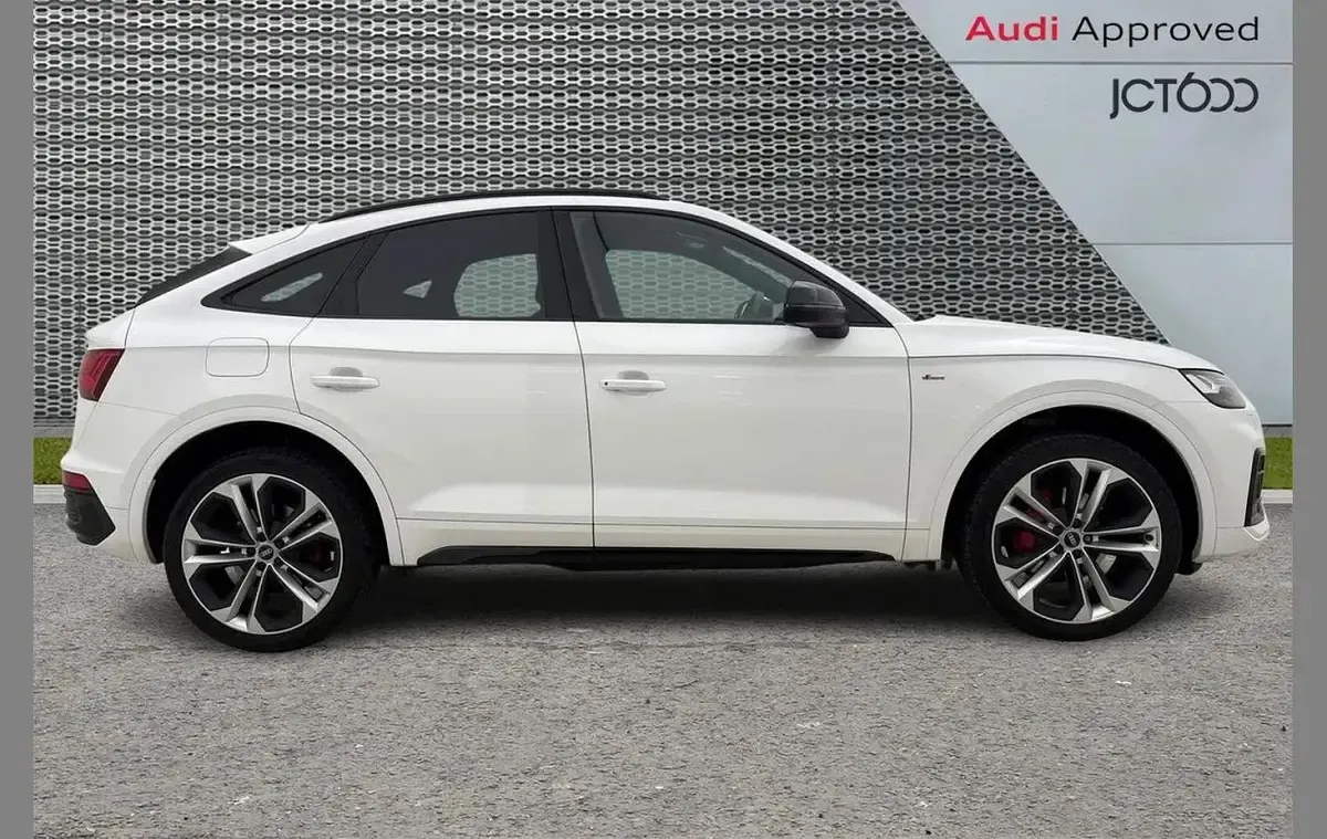 Used Audi Q5 Comfort 200 HP (147 kW) 2021 White SUV