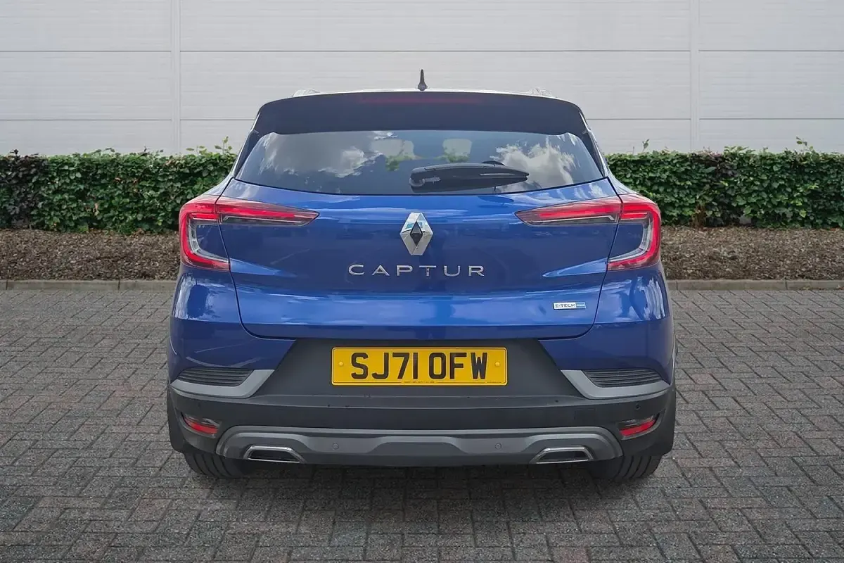 Used Renault Captur R.S. 143 HP (105 kW) 2022 Id metallic  iron blue SUV
