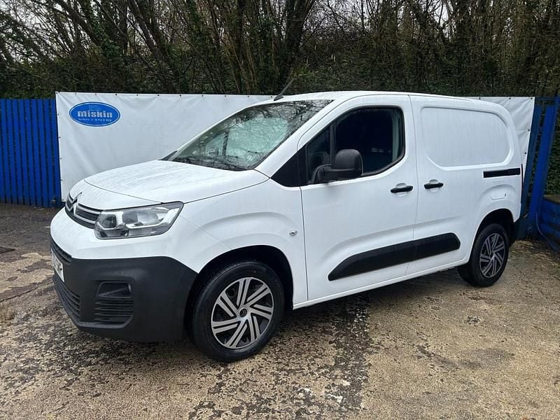 Used Citroën Berlingo 100 HP (73 kW) 2021 White MPV