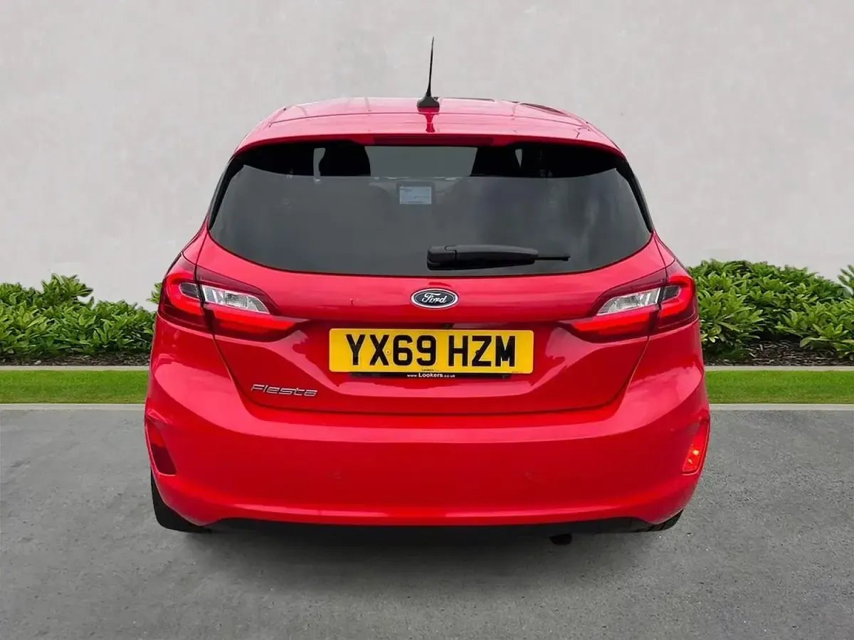 Second-hand Ford Fiesta Titanium 100 CP (73 kW) 2019 Roșu Hatchback