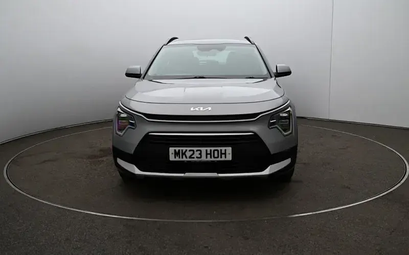 Gebraucht Kia Niro 141 PS (103 kW) 2023 Grau SUV