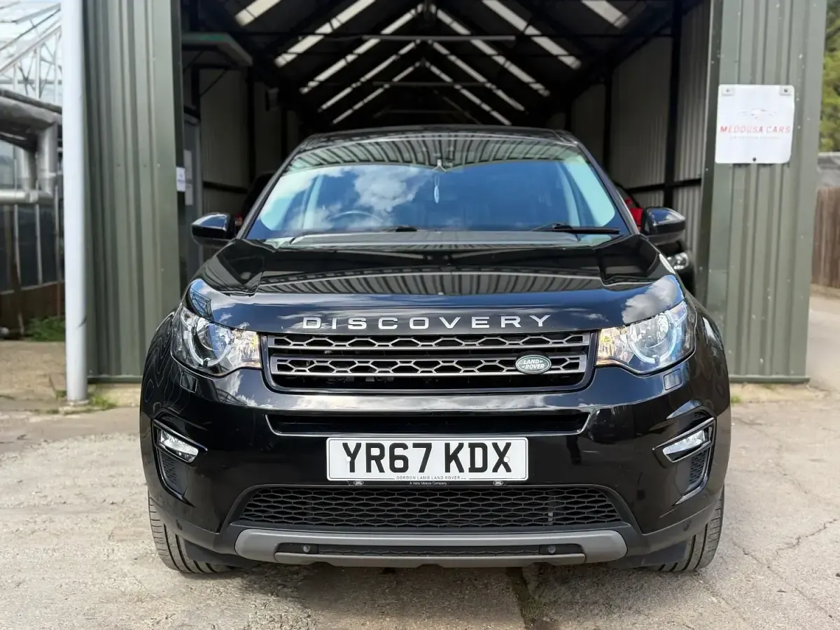Used Land Rover Discovery 5 SE 2017 Black SUV