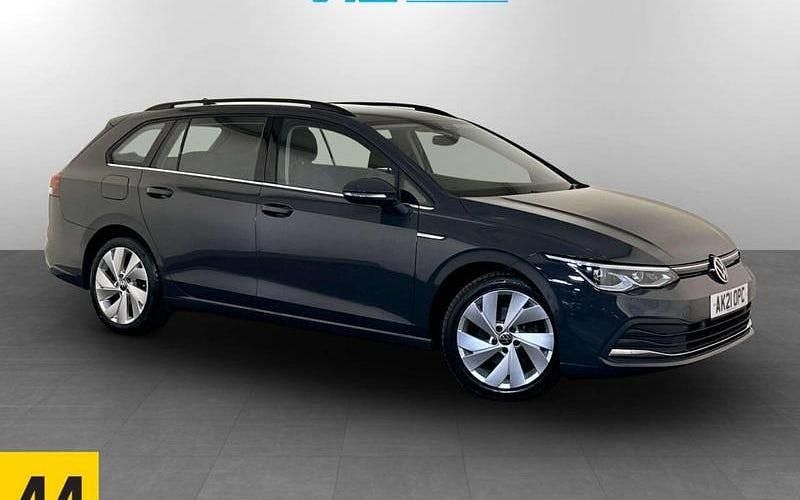 Used 2023 VW Golf VIII Style Estate | £11,795 (Fair price) - Image 1/2
