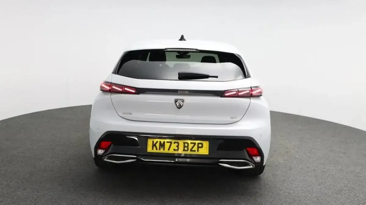 Used Peugeot 308 GTi 129 HP (94 kW) 2023 White Hatchback