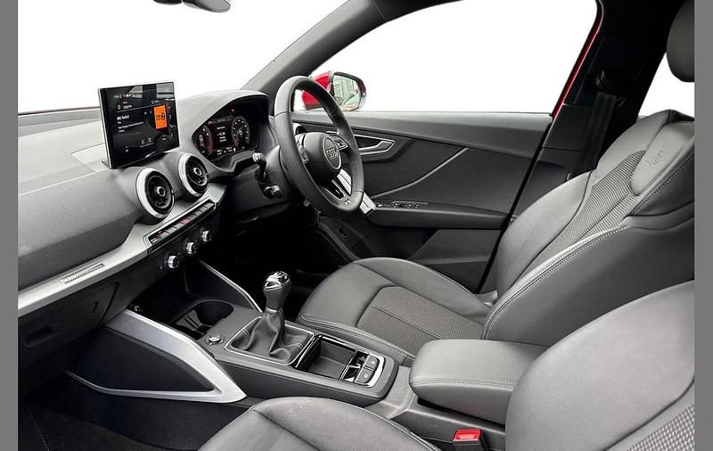 Used Audi Q2 S-Line 113 HP (83 kW) 2025 Red SUV