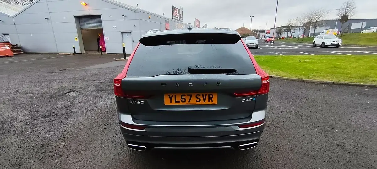 Used Volvo XC60 R-Design 190 HP (139 kW) 2018 Grey SUV
