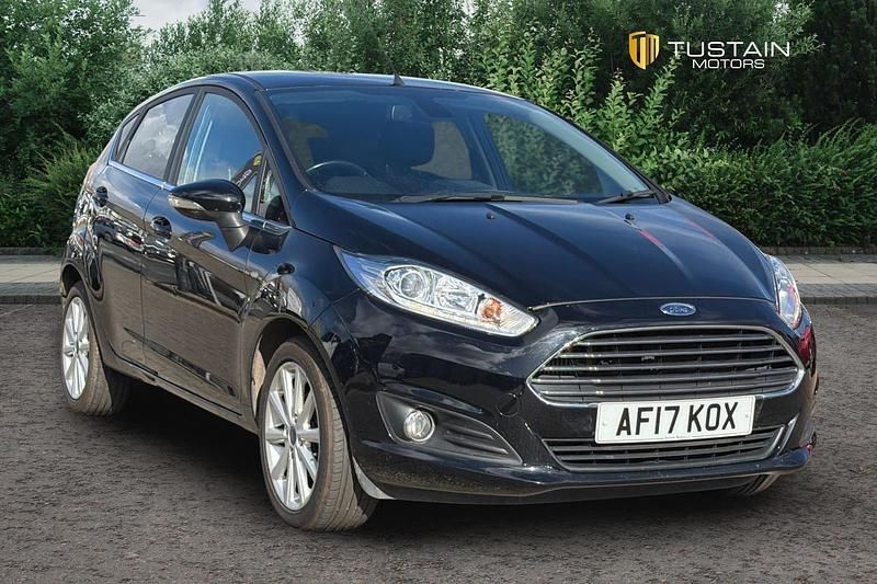 Used Ford Fiesta Titanium 125 HP (91 kW) 2017 Black Hatchback