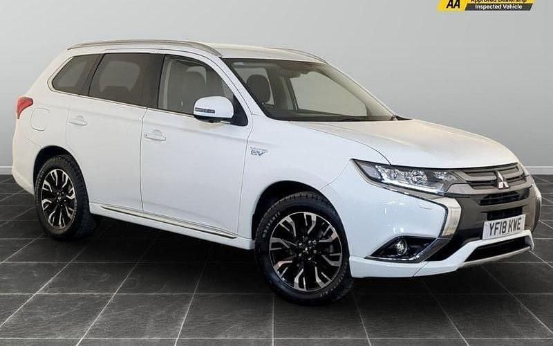 White Used 2018 Mitsubishi Outlander P-HEV Estate | £11,595 (Fair price) - Image 1/2