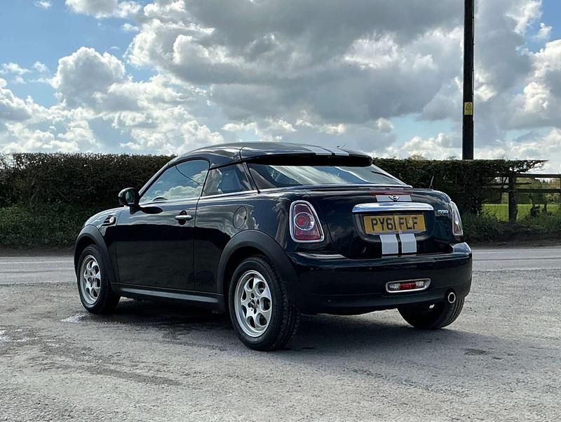 Begagnad Mini Cooper Coupé 2012 Svart Sportkupé