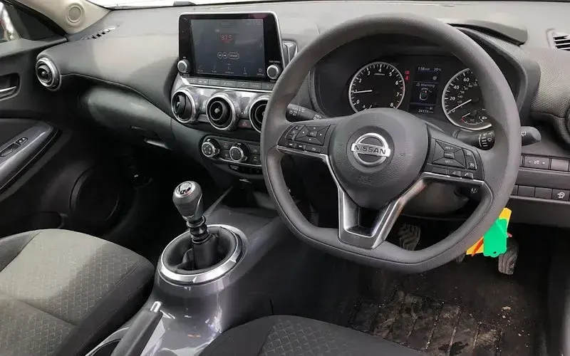 Used Nissan Juke Acenta 114 HP (83 kW) 2022 White SUV