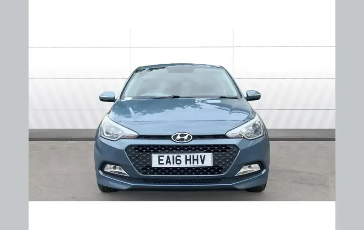 Used Hyundai i20 73 HP (53 kW) 2016 Blue Hatchback