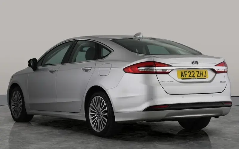 Used Ford Mondeo Titanium 188 HP (138 kW) 2021 Silver Sedan