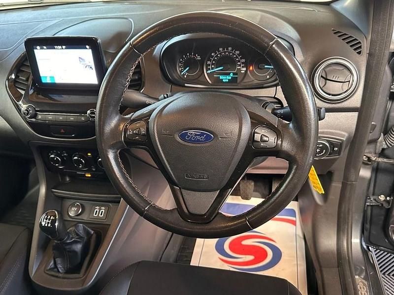 Usado Ford Ka Plus Active 85 HP (62 kW) 2019 Cinzento Citadino