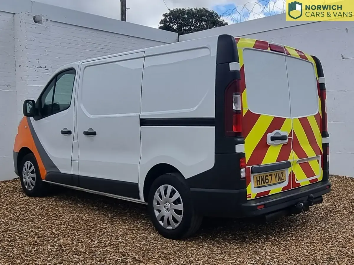 Used Renault Trafic Business 2017 White MPV
