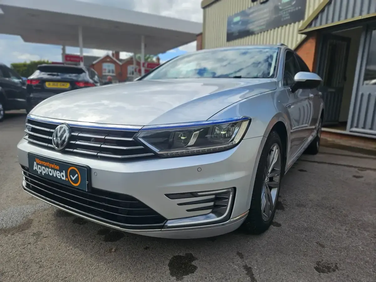Begagnad VW Passat GTE 218 HK (160 kW) 2018 Silver Kombi