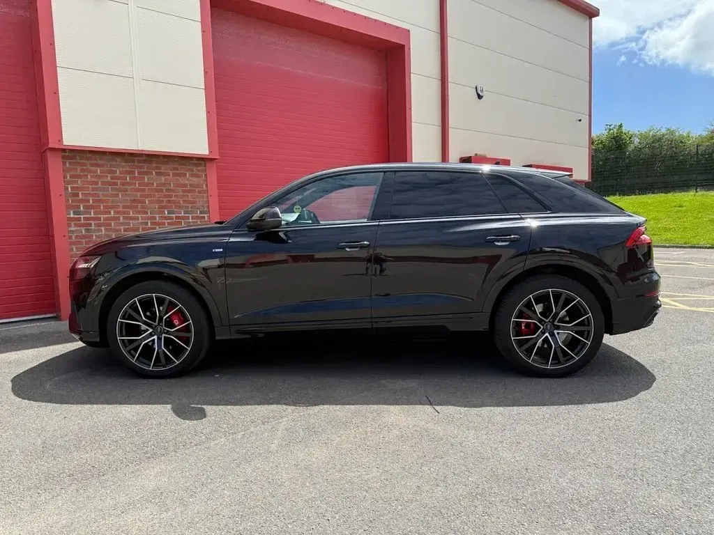 Used Audi Q8 Advanced 286 HP (210 kW) 2018 Black SUV