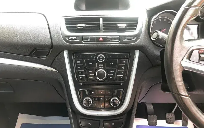 Used Vauxhall Mokka S 116 HP (85 kW) 2015 White SUV
