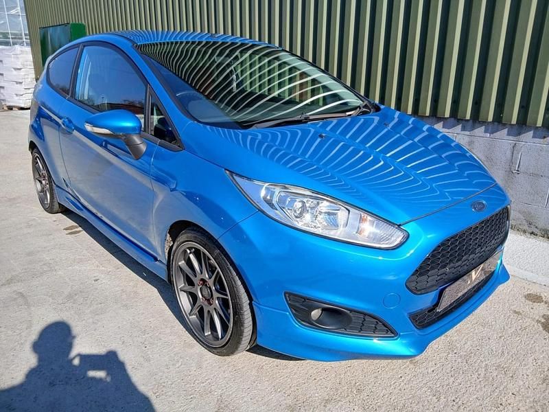Used Ford Fiesta Zetec 2014 Blue Hatchback