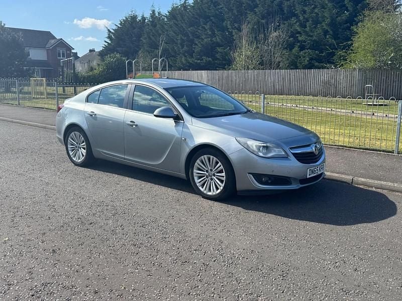 Second-hand Vauxhall Insignia Design Edition 2015 Argintiu Hatchback