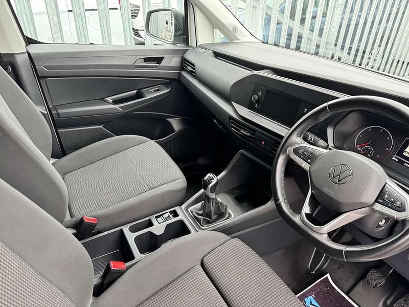 Used VW Caddy 102 HP (75 kW) 2021 White MPV