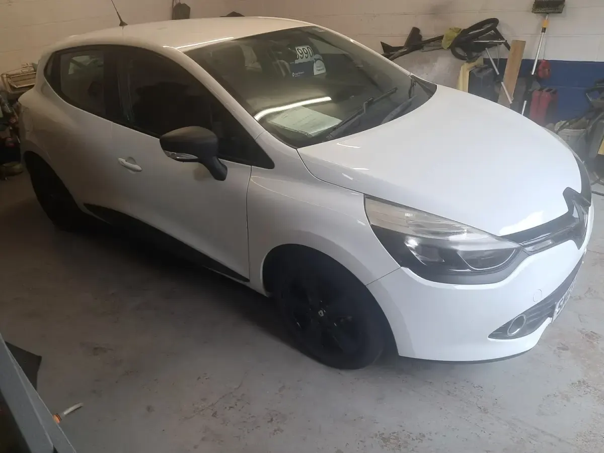Used Renault Clio Play 2015 White Hatchback