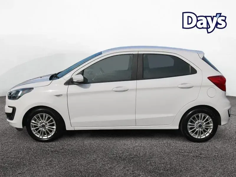 Used Ford Ka Plus Zetec 85 HP (62 kW) 2018 White Hatchback