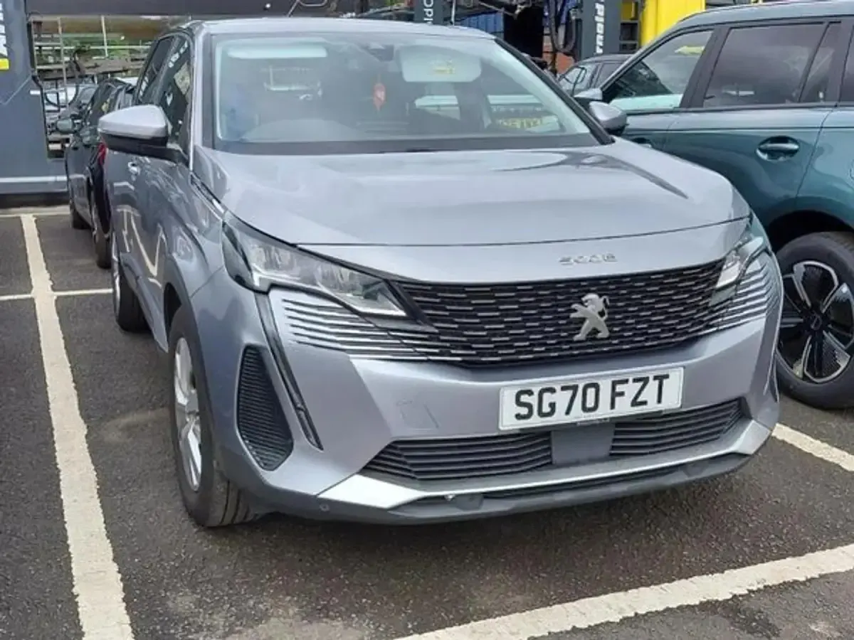 Gebraucht Peugeot 5008 Active Premium 131 PS (96 kW) 2021 SUV