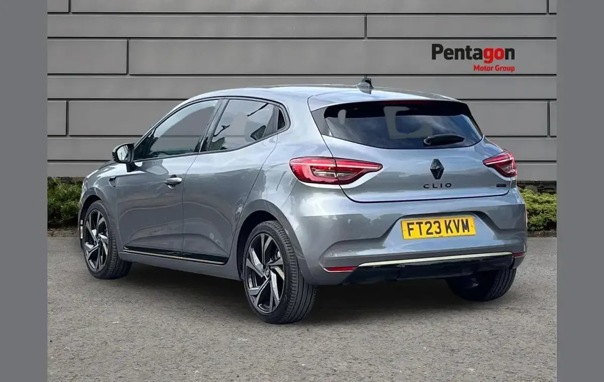 Used Renault Clio Engineered 143 HP (105 kW) 2023 Grey Hatchback