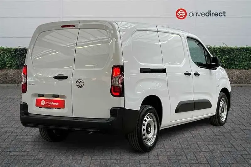 New Vauxhall Combo S 100 HP (73 kW) 2026 White MPV