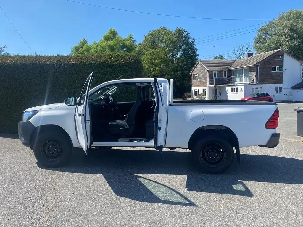 Used Toyota HiLux Active 2020 White Pickup