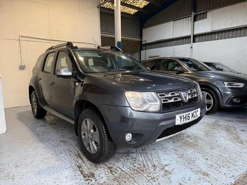 Grey Used 2016 Dacia Duster Lauréate Hatchback | £4,495 (Fair price) - Image 1/4