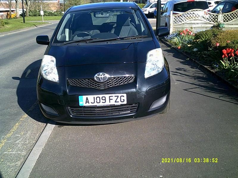 Used Toyota Yaris 87 HP (63 kW) 2009 Black Hatchback