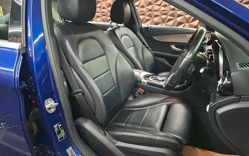 Used Mercedes C200 184 HP (135 kW) 2019 Blue Sedan