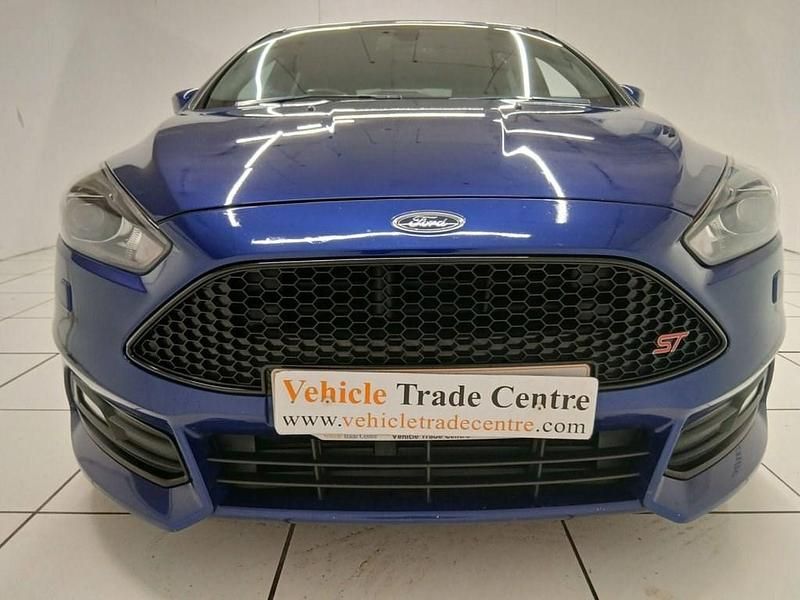Used Ford Focus ST 185 HP (136 kW) 2018 Blue Hatchback