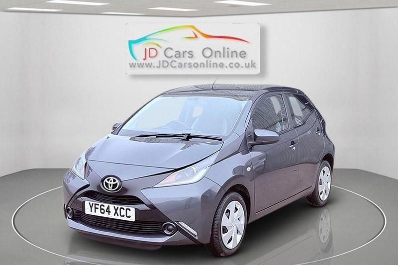 Begagnad Toyota Aygo X-play 2014 Halvkombi