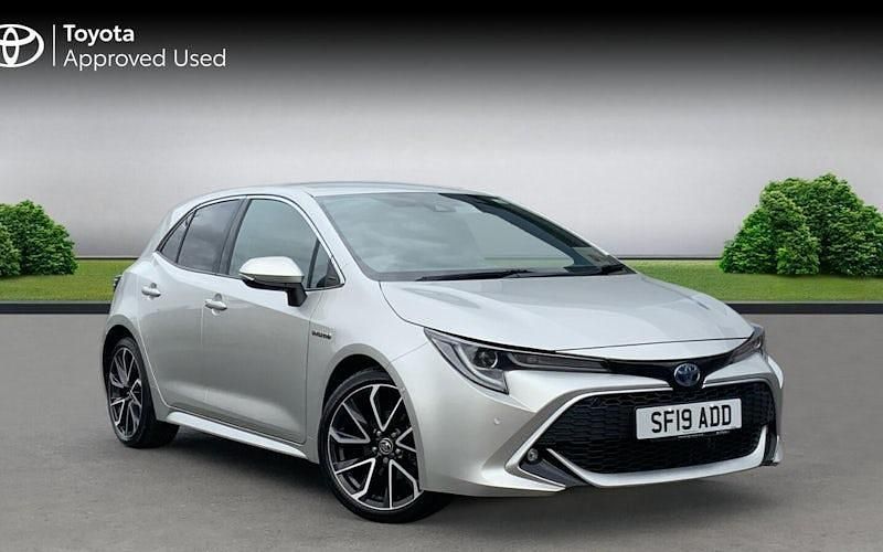 Begagnad Toyota Corolla 122 HK (89 kW) 2022 Halvkombi