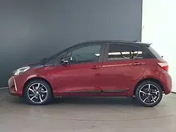Used Toyota Yaris 2017 Red Hatchback