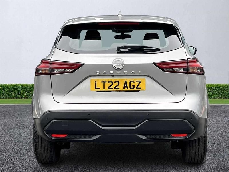 Used Nissan Qashqai Acenta Premium 158 HP (116 kW) 2022 Silver SUV