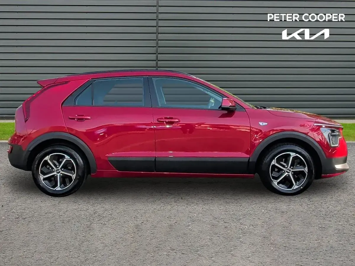 Used Kia Niro 139 HP (102 kW) 2023 Red SUV
