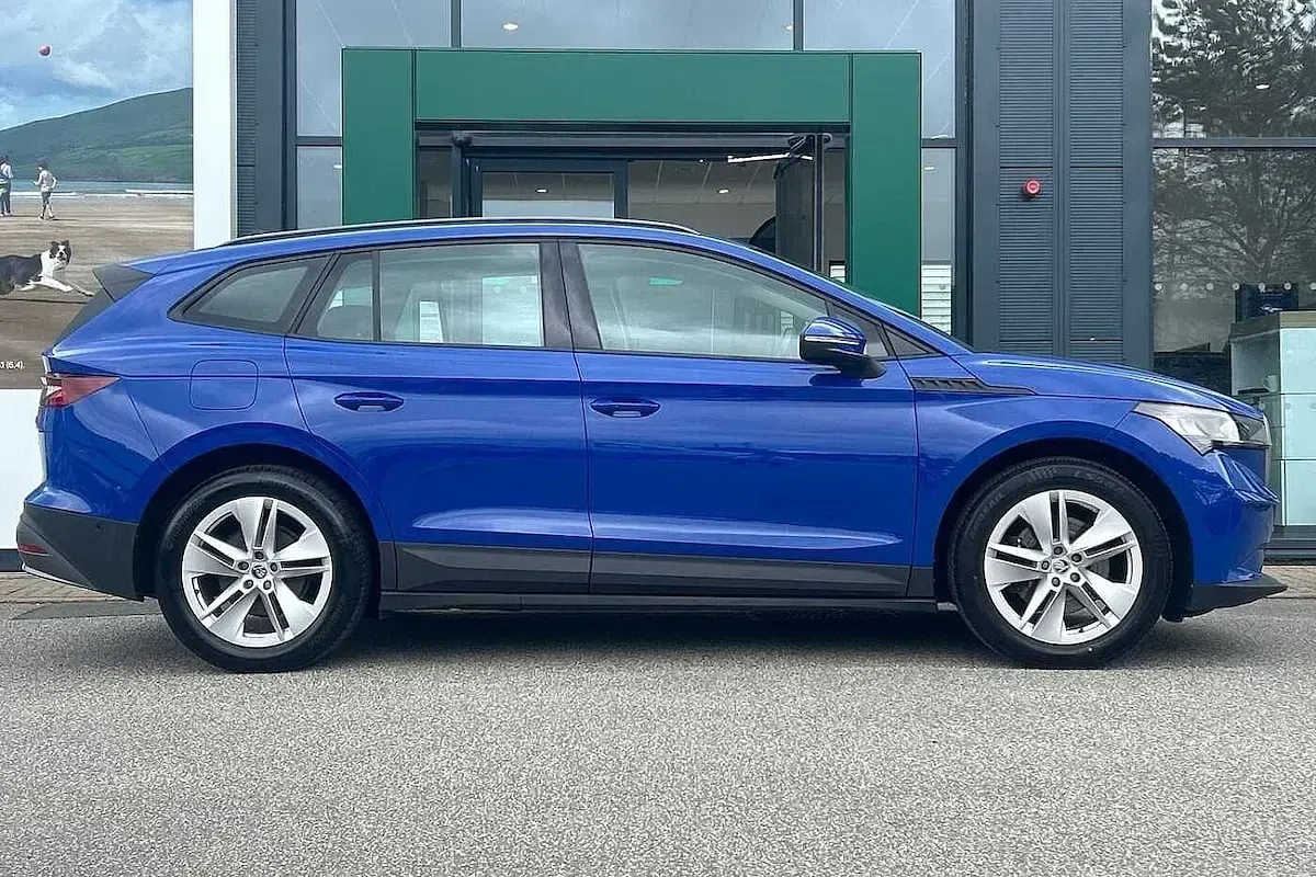 Usado Skoda Enyaq iV ecoSuite 131 kW (179 HP) 2022 Azul SUV