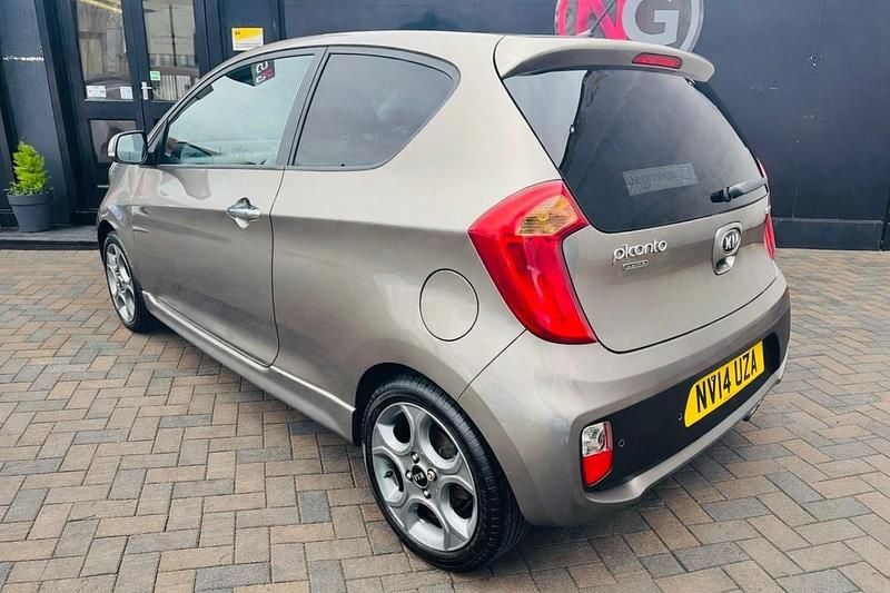 Used Kia Picanto 84 HP (61 kW) 2014 Silver Hatchback