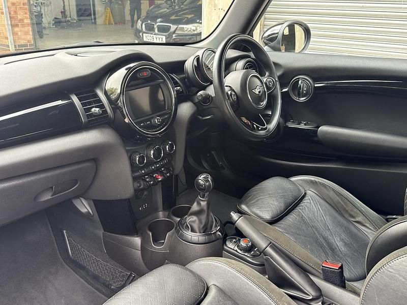 Usado Mini Cooper S Hatch 2017 Preto Citadino