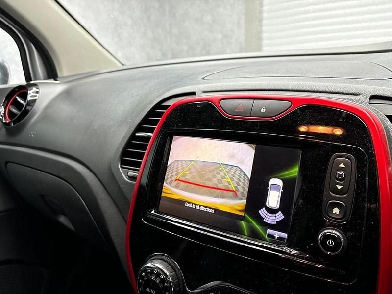 Used Renault Captur Signature 2017 Silver SUV