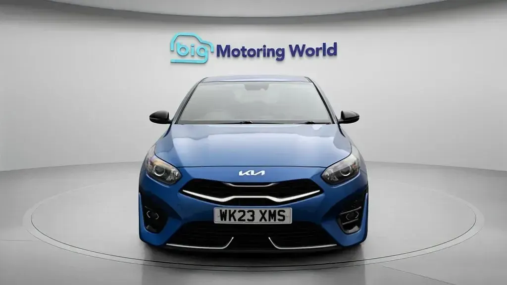 Używany Kia Ceed GT-Line 158 KM (116 kW) 2023 Niebieski Hatchback