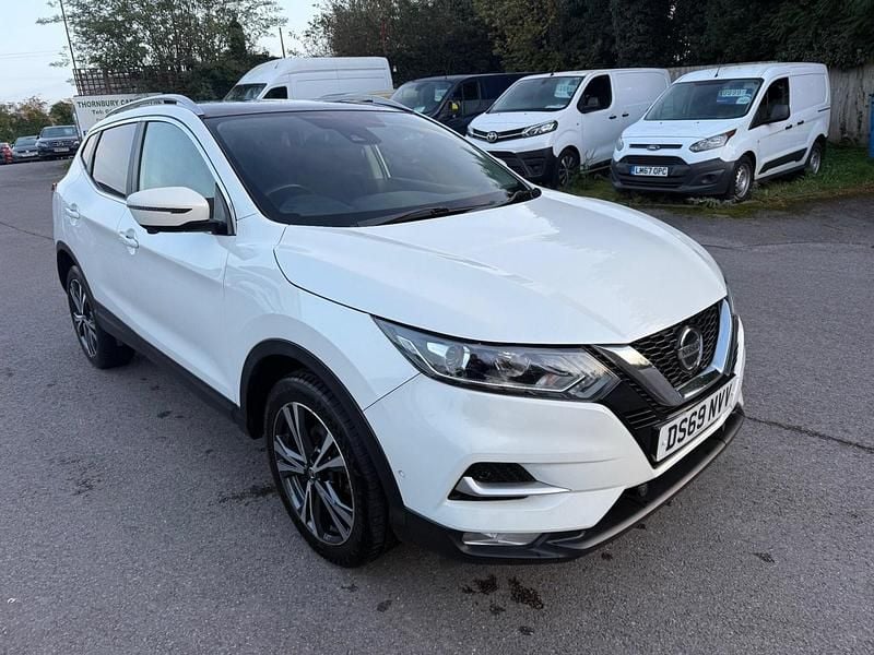 White Used 2020 Nissan Qashqai N-Connecta SUV | £11,499 (Good price) - Image 1/4