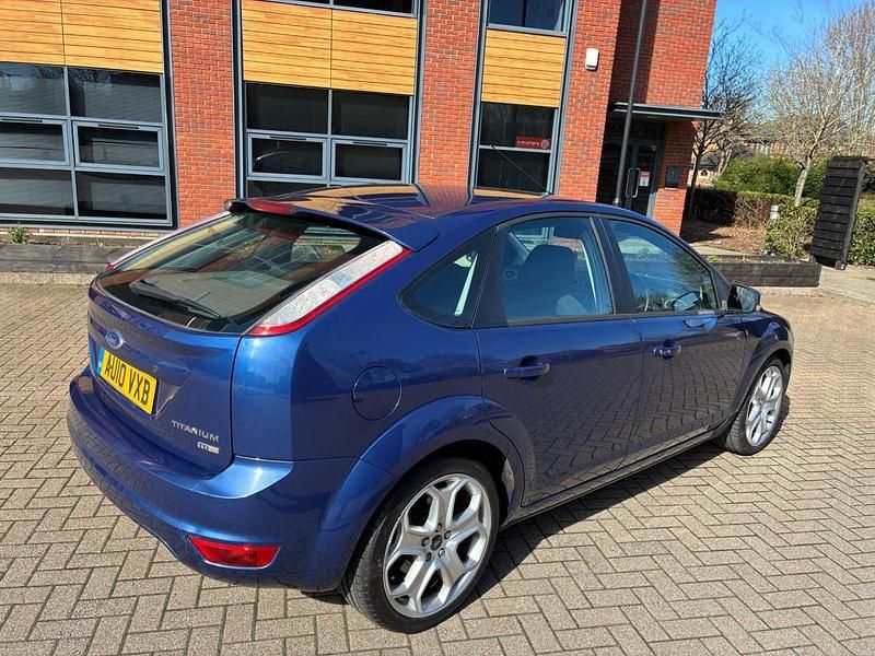 Used Ford Focus Titanium 134 HP (98 kW) 2010 Blue Hatchback
