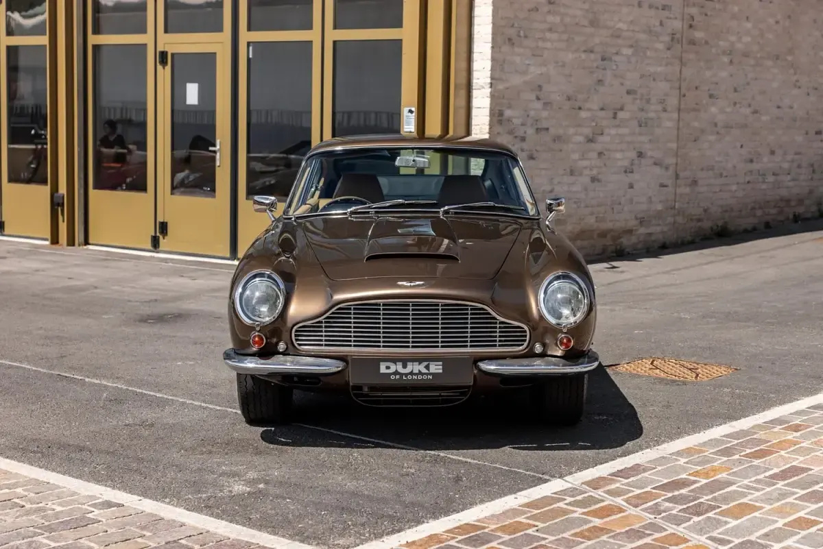 Used Aston Martin DB6 325 HP (239 kW) 1971 Brown