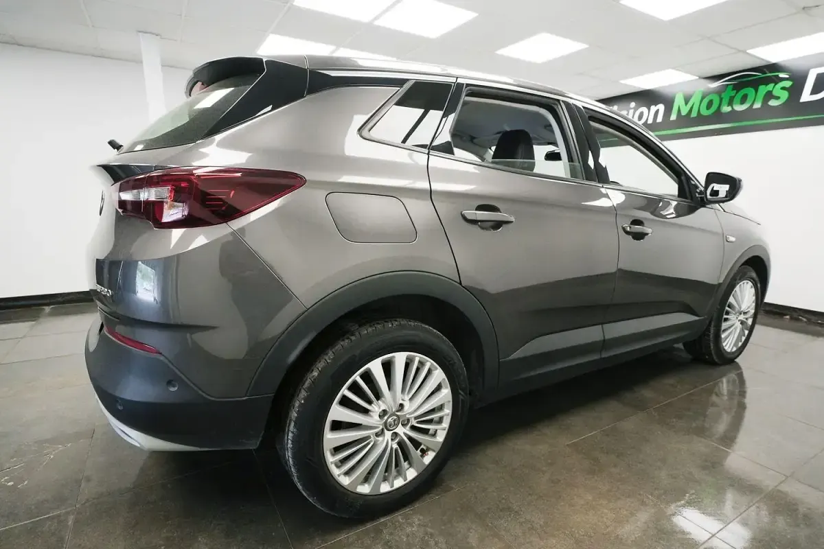 Second-hand Vauxhall Grandland X S 130 CP (95 kW) 2019 Gri SUV