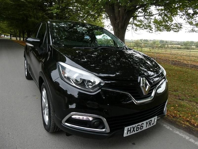 Black Used 2016 Renault Captur Dynamique SUV | £5,790 (Fair price) - Image 1/4