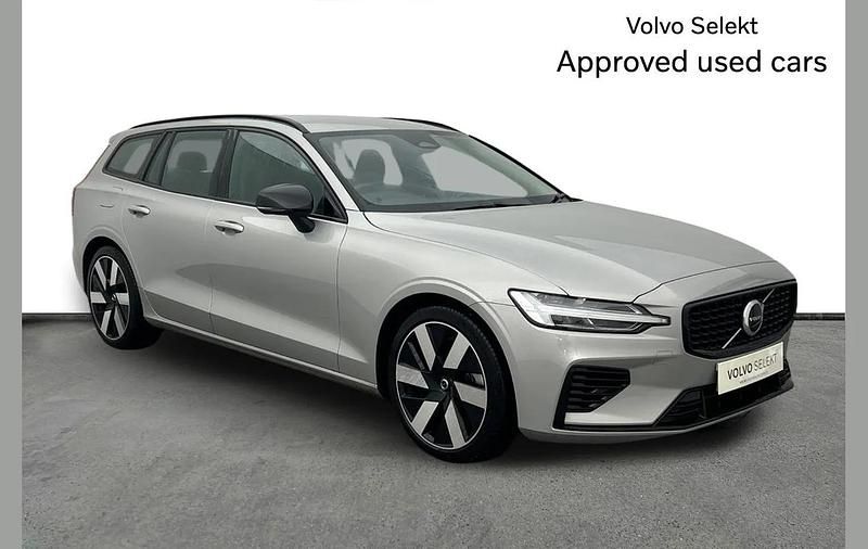 Used Volvo V60 Plus 345 HP (253 kW) 2025 Silver Estate